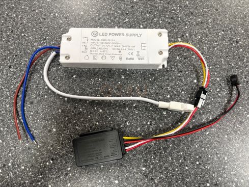 Q24U 12V 3A 36W LED Driver with Touch Switch and 230V Output for Mirror Heating – Model GWV-3612-L